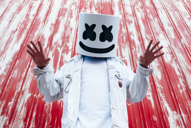 マシュメロ Marshmello Happier 覆面djの正体とは さよなら Japanglish 英語系エンタメ総合サイト